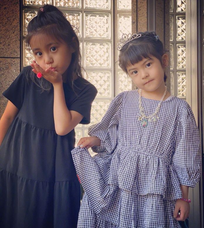 贾静雯三个女儿变化大，Bo妞颜值超咘咘，大女儿罕见露面