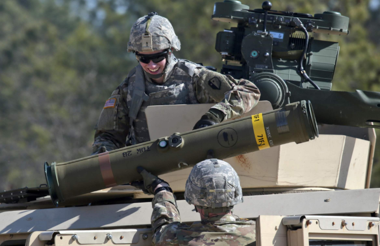 号称"保护当地居民健康"，6000美国大兵欧