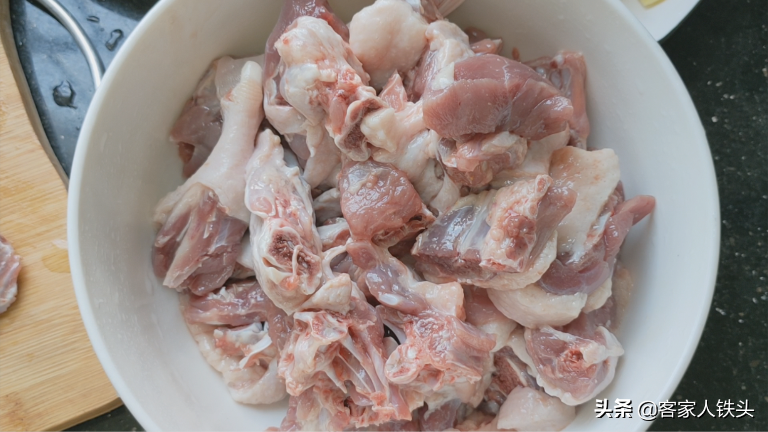 客家人吃鴨肉真有一套，簡單配料與做法，出鍋一看流口水，真解饞