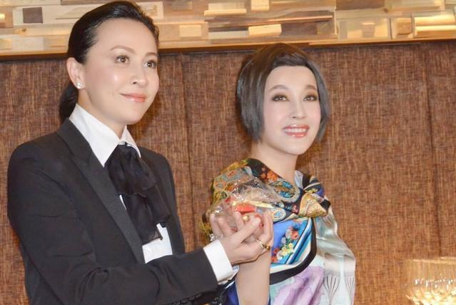 从娄艺潇到蔡明，恐怖的“硅胶脸”之下，为什