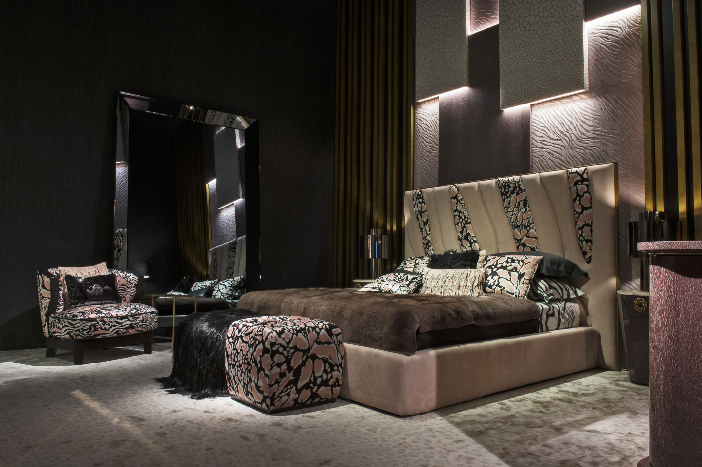 喜欢VERSACE、ROBERTO CAVALLI家具的人，都是什么样的人？