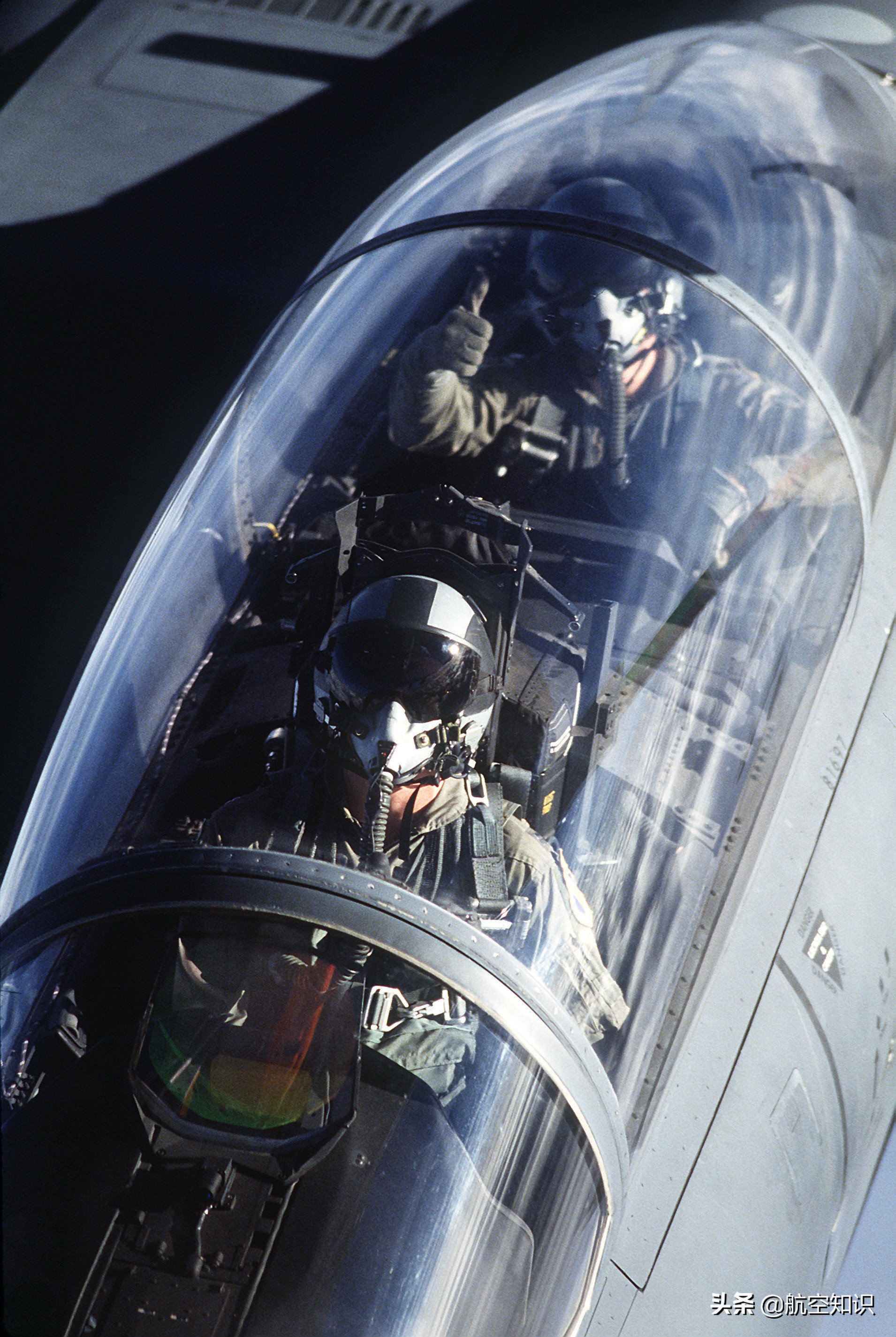 The two-seater version of F-20, or will open a new air combat mode - iNEWS