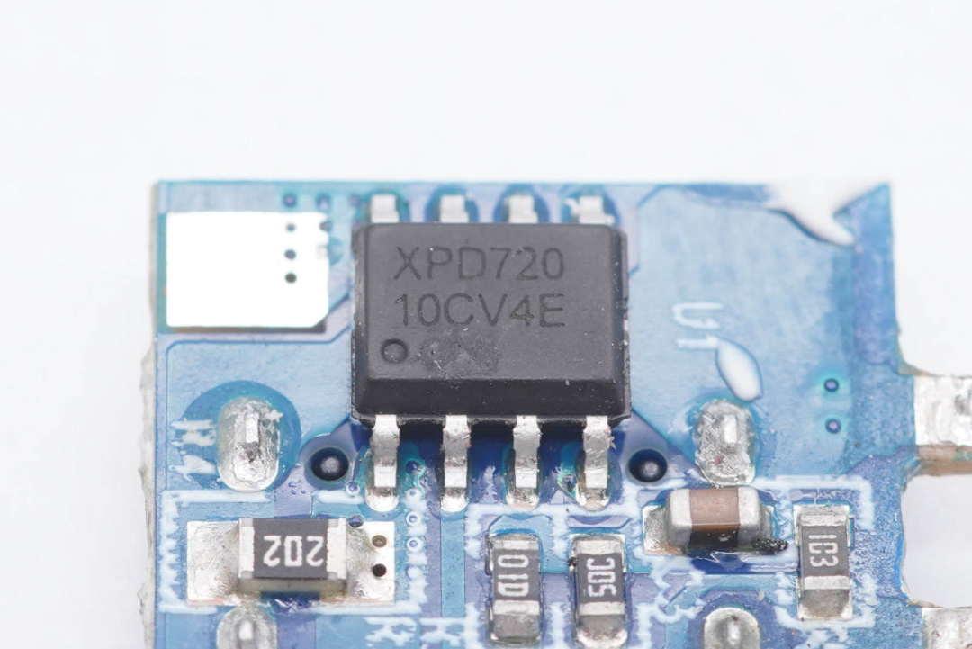 迷你机身，内置高集成电路，这款20W PD快充设计绝了