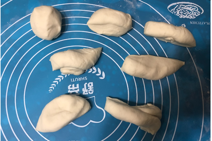 自己在家做豆沙饅頭，簡單好吃，分分鐘就能搞定