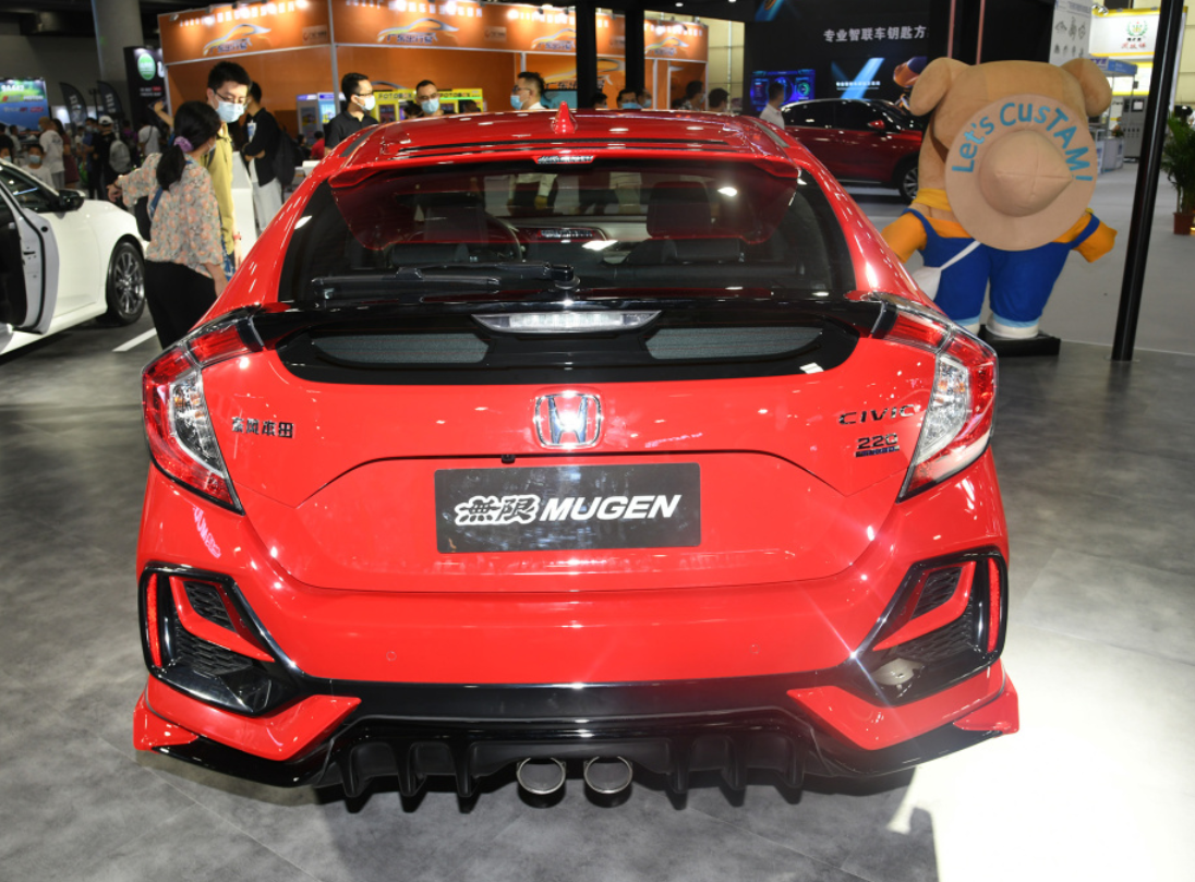 本田思域颜值高，1.5T爆177马力动力强悍，高性能买菜车