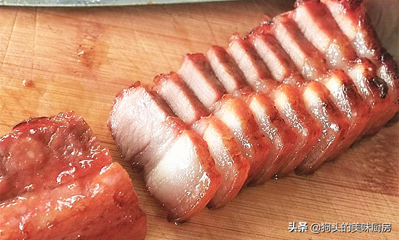 自从知道电饭煲可以做叉烧，我家隔天就做一锅，甘香肥美，太香了