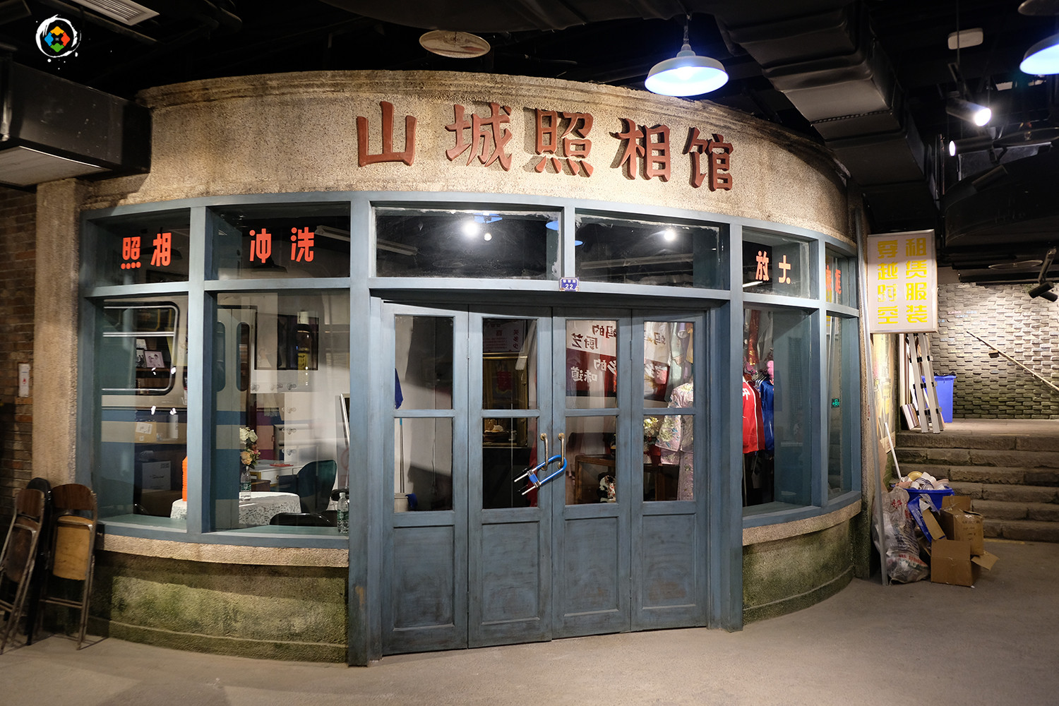 重庆洪崖洞的黑历史，曾经让人难以靠近，改建后游客多到要排队