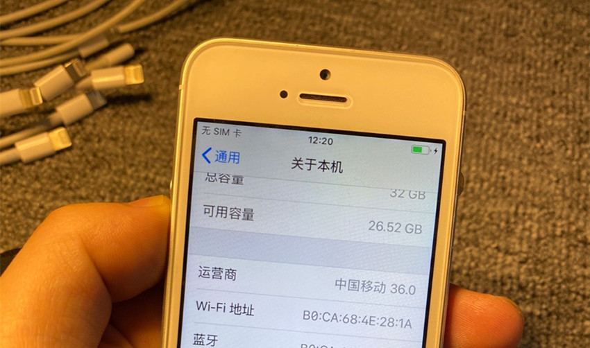 iPhone最強备用机！350元的iPhone SE入门感受，太香了