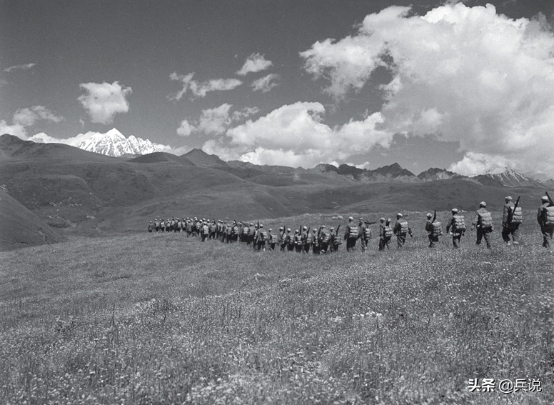 6天时间，毛主席3次询问昌都战役情况：1个师是
