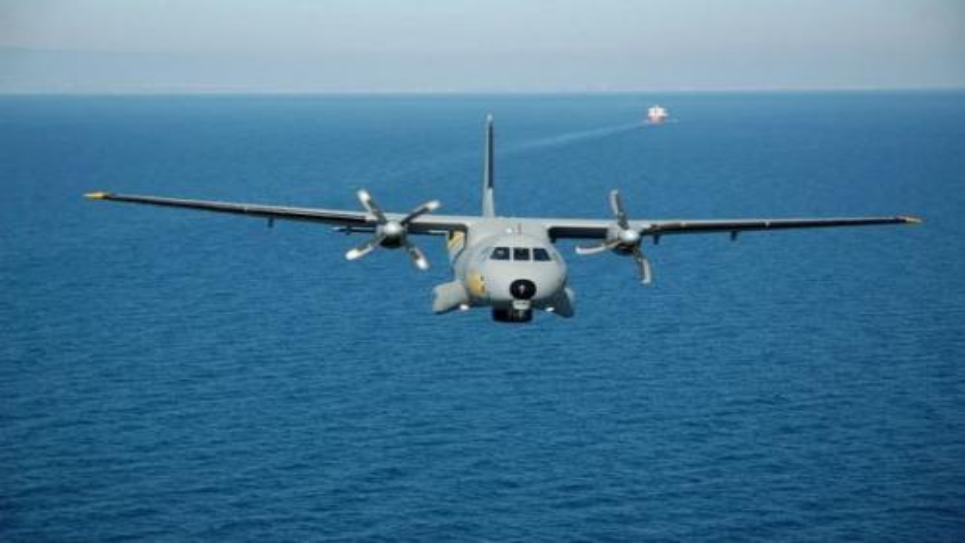 南海空域传来轰鸣声，我国最新反潜机实施巡逻