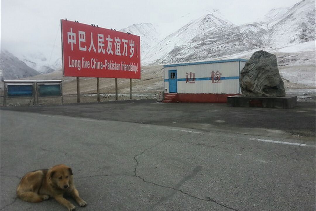 对中国帮助最大的三个国家，除了乌克兰，其他