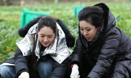 郭碧婷产后素颜出镜，整个人的状态每况愈下，