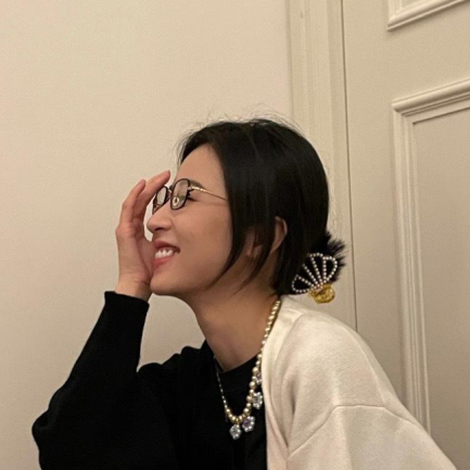 别再“披头散发”了！这4款冬季发型才够美够撩