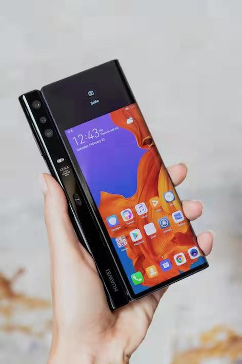 华为高端市场份额被苹果吃掉？iPhone13系列宣传语