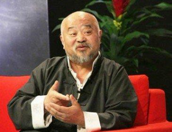 一级演员李琦：喝酒如喝水，每日两包烟害了他，如今65岁成了这样