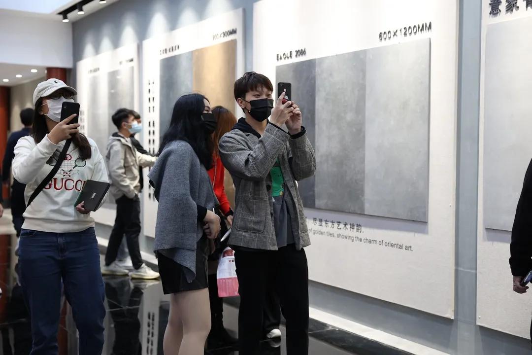 鹰牌2086“红”遍朋友圈的双展馆，快来打卡