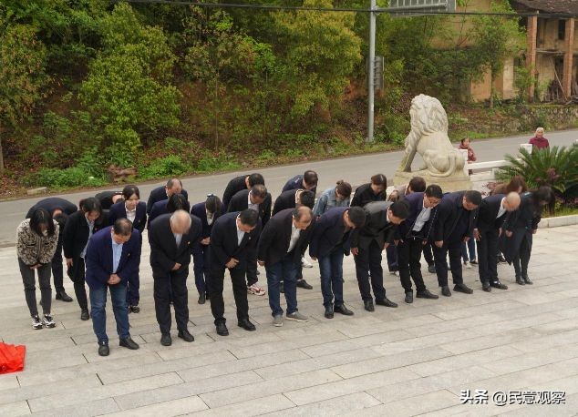 衡阳县城建投与县沪农商村镇银行联合开展“学党史、祭英烈”活动