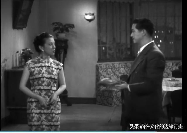 《一江春水向东流》里主角大都纪实表演，而配