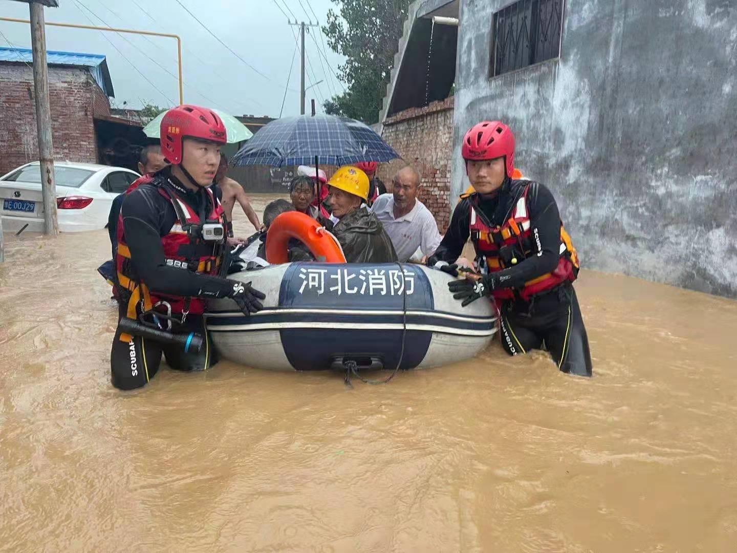 青山一道同云雨 明月何曾是两乡——邯郸救援队伍星夜驰援河南 六小时解救约300名受困群众