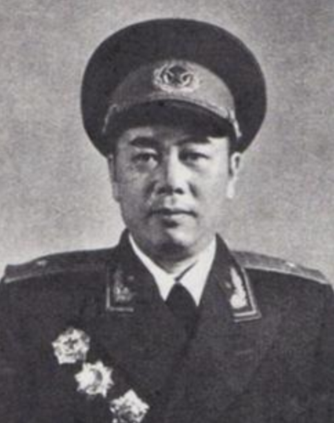 1985年百万裁军，很多部队领导不服，邓小平：头头不通调头头