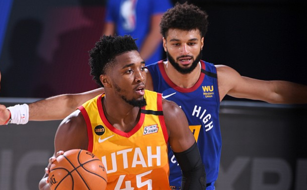 【影片】贏球後為何Murray情緒失控淚灑賽場，在球員通道蹲著抱頭痛哭？原因就在球鞋上！-黑特籃球-NBA新聞影音圖片分享社區