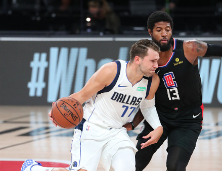 0勝5負！東契奇遇剋星，首秀轟42+9真盡力了 名嘴心疼：一打二啊