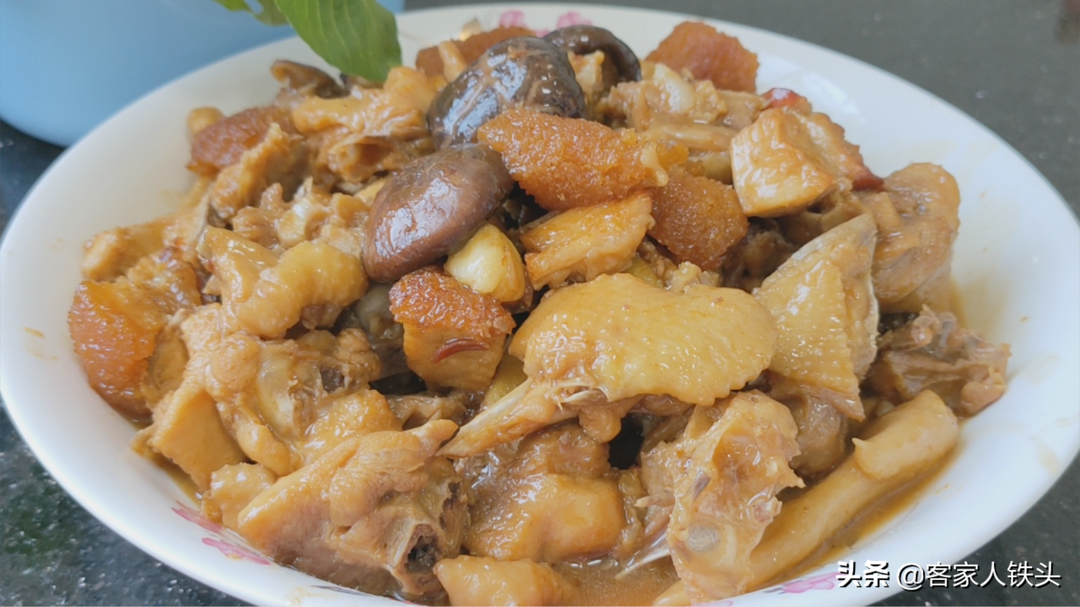 过节吃鸡？不要再白切了，教你一个喷香又美味的吃法，好看又下饭