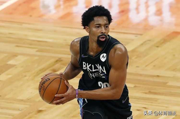 场均仅6分！韧带撕裂还敢索要天价合同，球迷：真把自己当KD了？