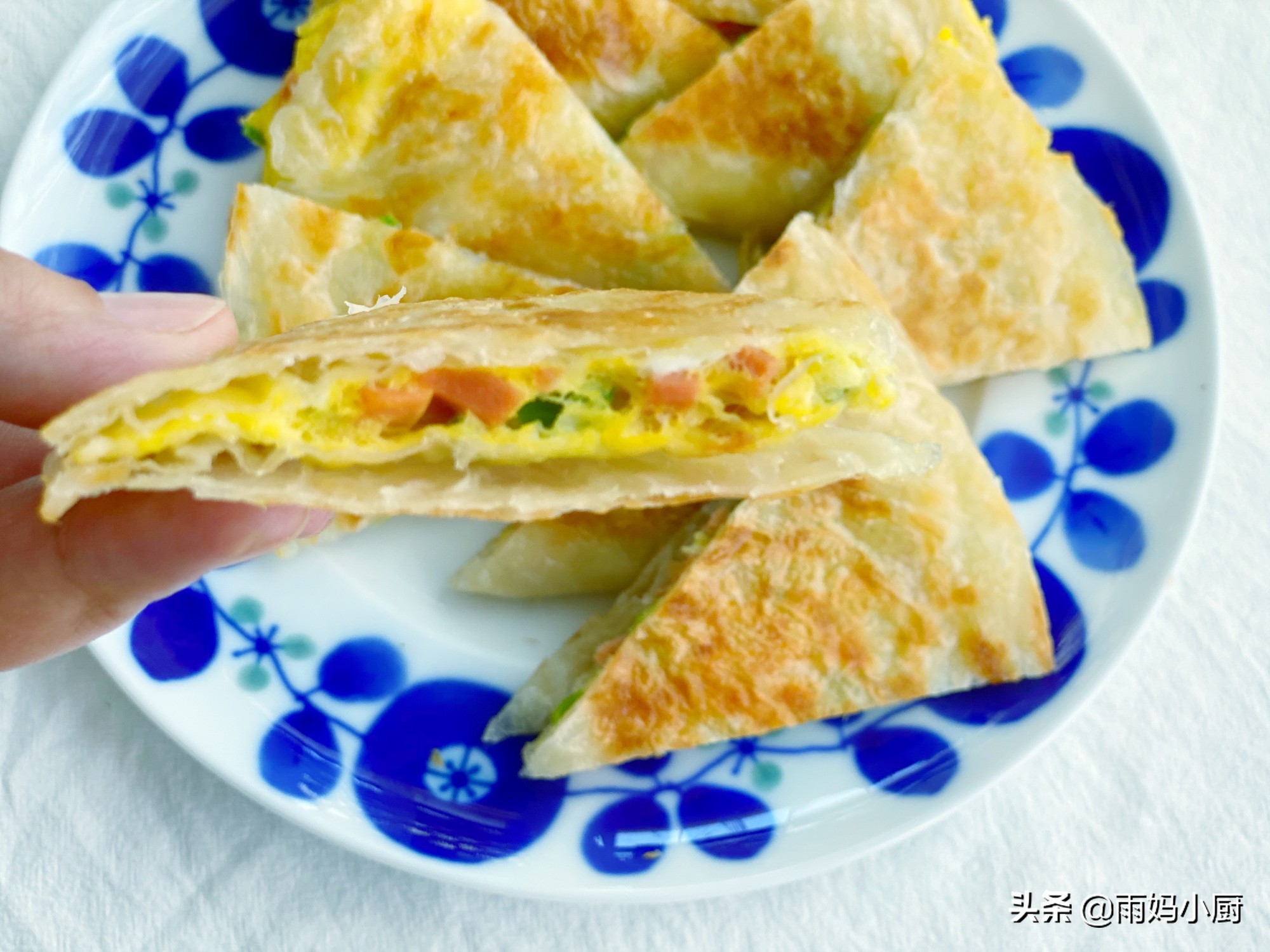 5分钟快手早餐，火腿鸡蛋手抓饼，做法简单香酥美味，越吃越香