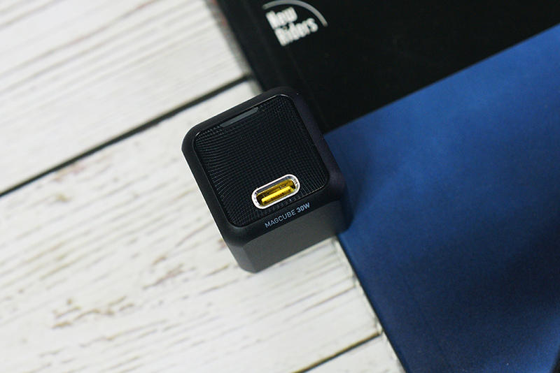 微缩体积，大有能量：AOHI 30W微型大功率充电器体验