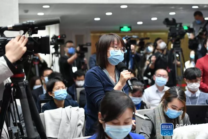 首场中共中央新闻发布会,外媒记者尖锐提问!