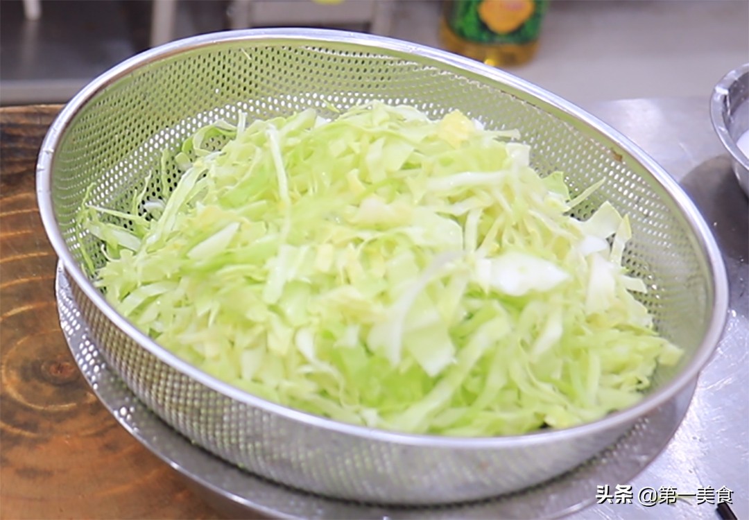 圖片[4]-【粉絲包菜】做法步驟圖 不用加水直接下鍋炒 口感勁道還不粘-起舞食譜網