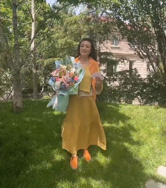 陪丈母娘不陪亲妈？汪小菲迟到两天给亲妈送祝福：希望妈妈理解我