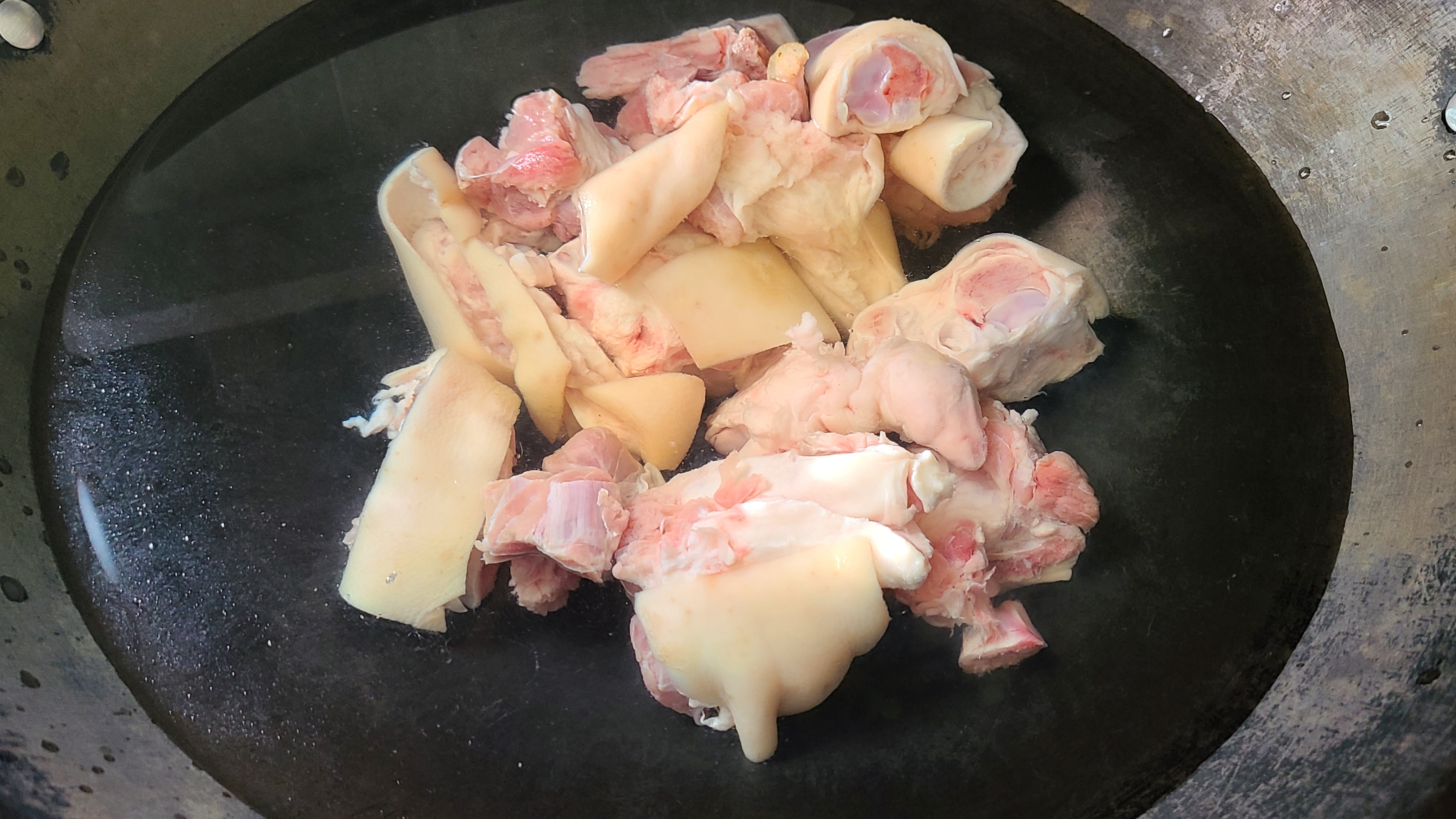 酱焖猪脚，教你这个广东做法，好吃美味，每次做都很下饭