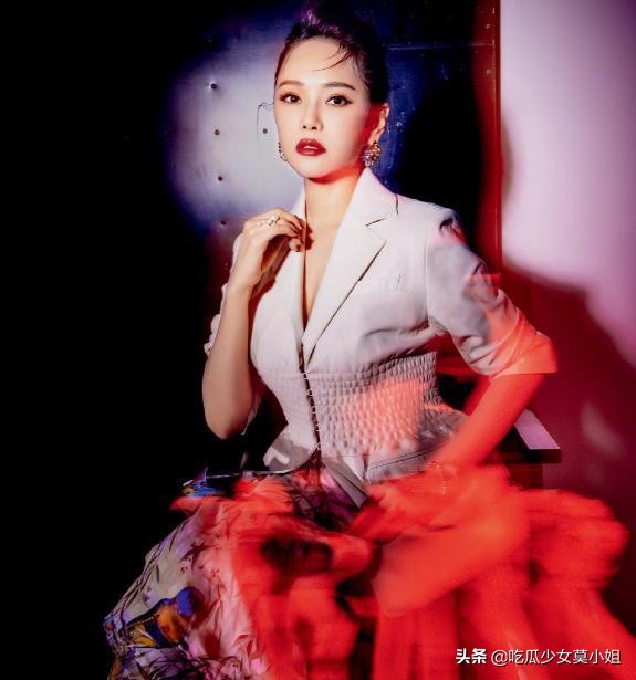 熟女|伊能静发布熟女宣言，52岁大胆秀小蛮腰计划今年进组拍戏