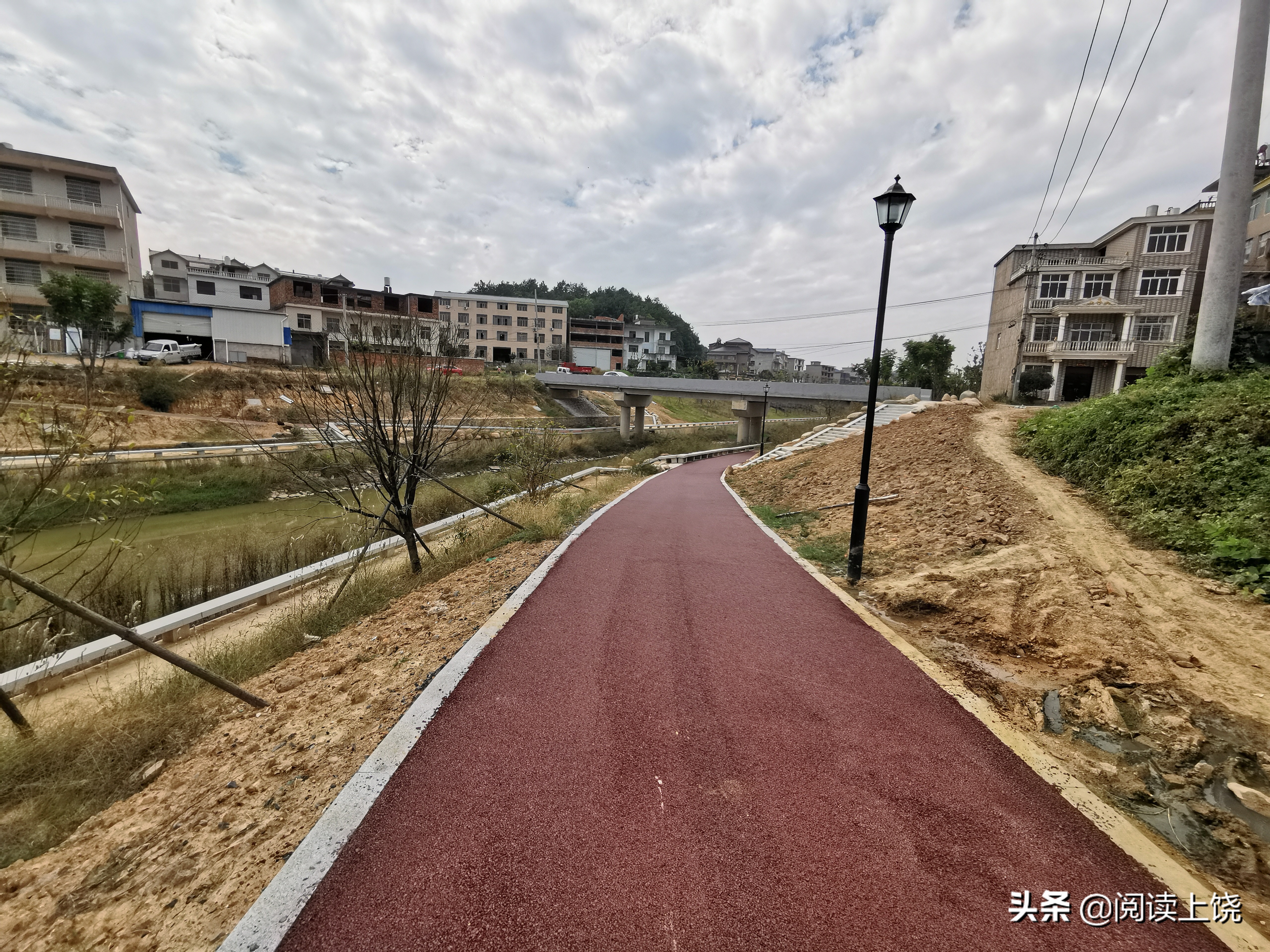上饒三江導(dǎo)托渠水渠7公里設(shè)置了7個(gè)碼頭 步道14公里全部完工