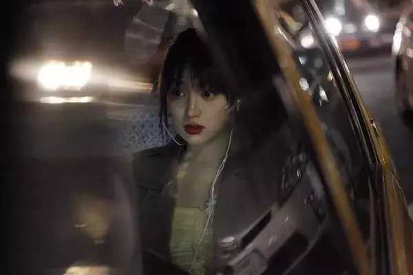 大爷和援交女的不伦之恋，究竟是走心还是走肾？