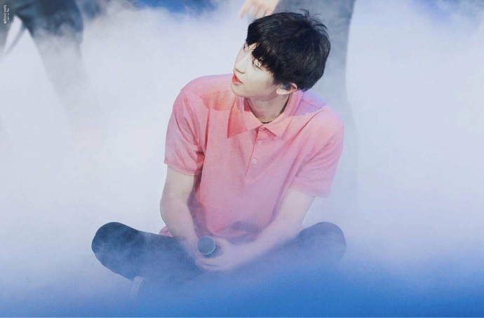 粉丝也变私生饭？边伯贤家门口被私生饭蹲守，还是曾应援的粉丝