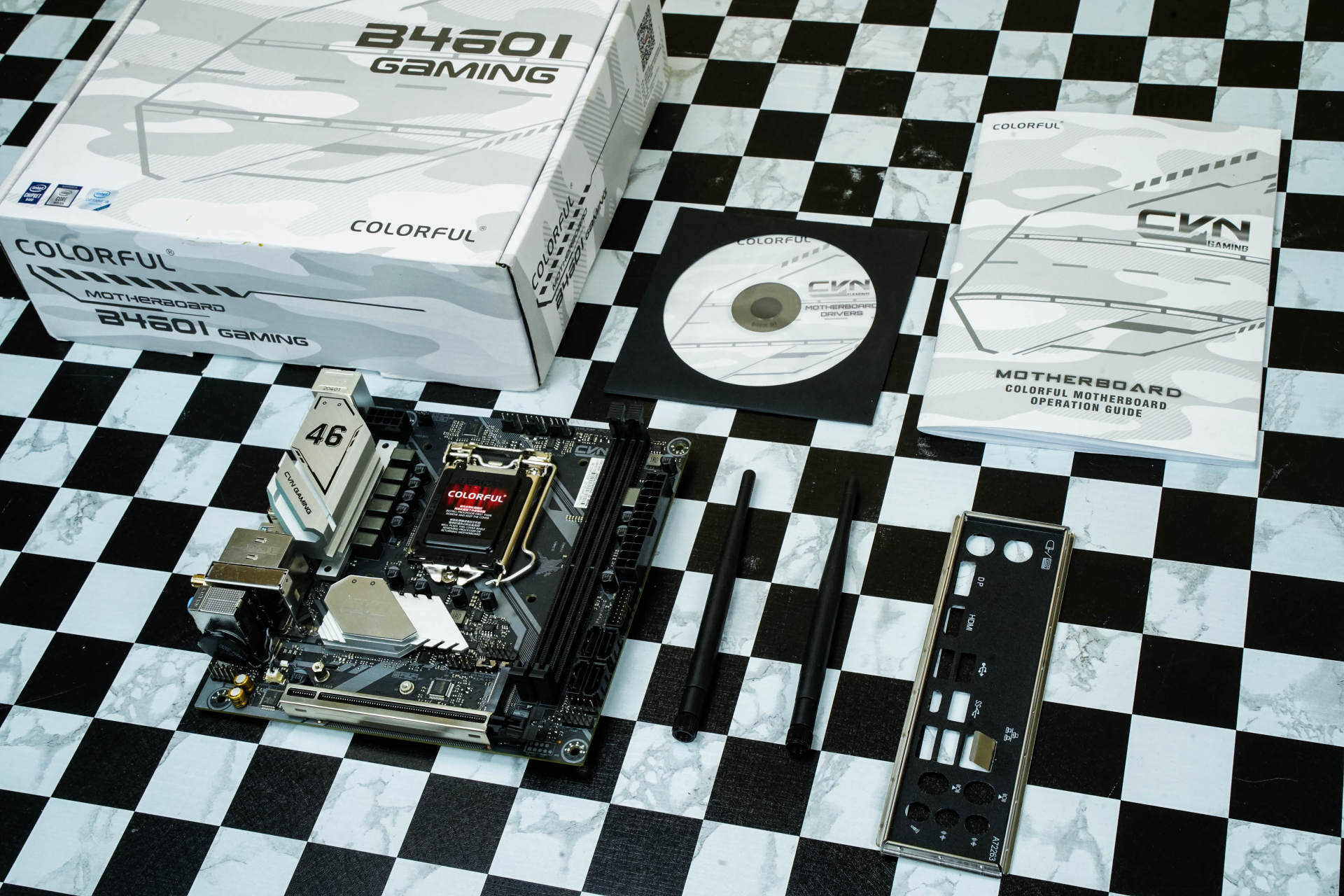 办公电脑也要高颜值，帮闺蜜组装电脑，我自己却爱了