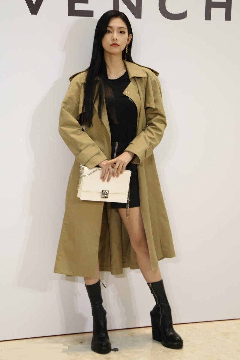 What clothes do you wear when the highest temperature is 16 degrees