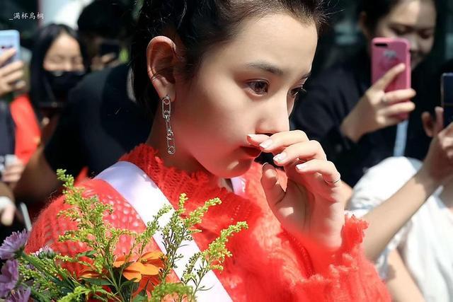 啥叫真正的美人在骨不在皮，看宋祖儿张柏芝懂了！别人整不成这样