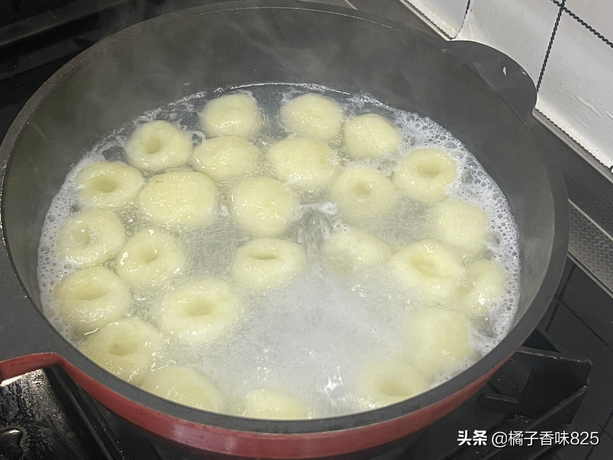 土豆新做法，香辣酸爽软糯劲道特开胃，比凉皮还好吃，适合夏天吃