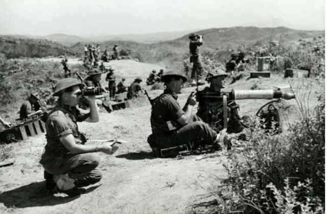 20万士兵只剩1万，进博物馆先踩日本国旗，此国