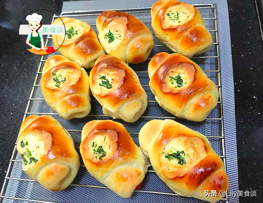 If you want to eat bread, you don’t need to buy it. You can make it at home. It is as delicious as the one you bought. Both adults and children love it.