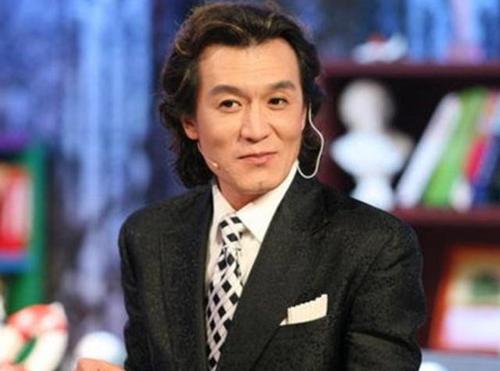 2018年，李咏留下遗言：别把我的遗体运回国！冯