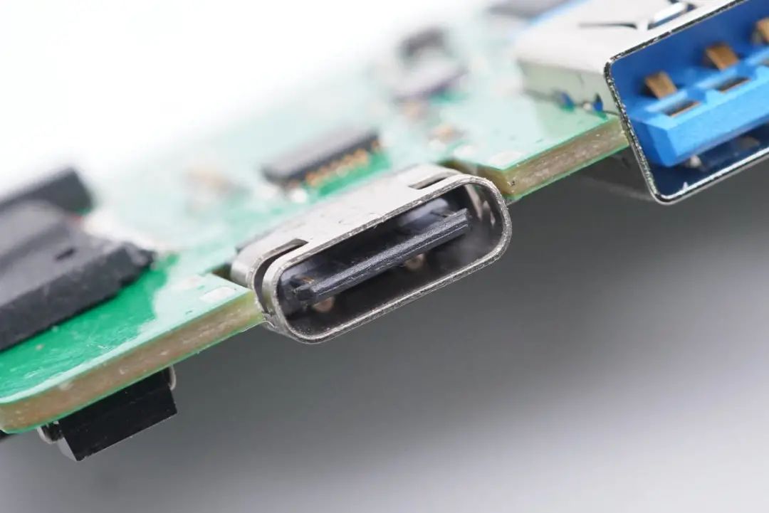 这款拓展坞可让笔记本直接联网，用户都说好，内部黑科技揭晓