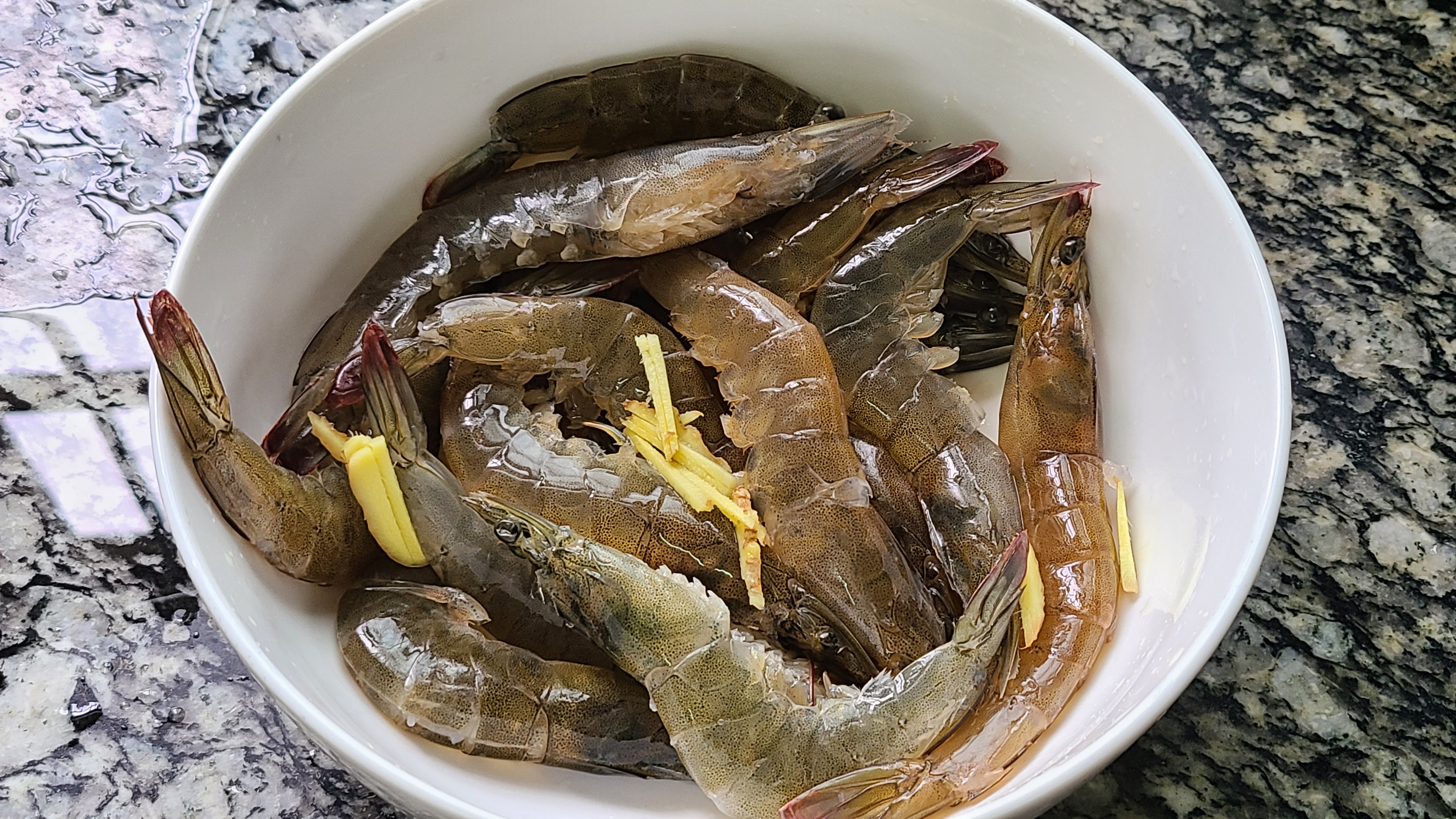 家常版椒盐大虾，又香又好吃，这一道家常菜，下饭下酒都受欢迎