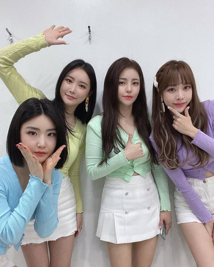 其实brave girls是勇敢的兄弟在2011年推出的女团组合.