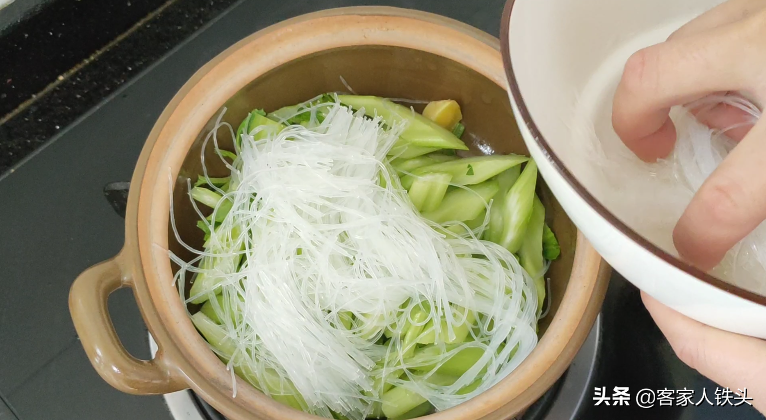 廣東人愛吃的鮮蝦粉絲煲，不加水不油炸一次做一斤，鮮嫩營養好吃