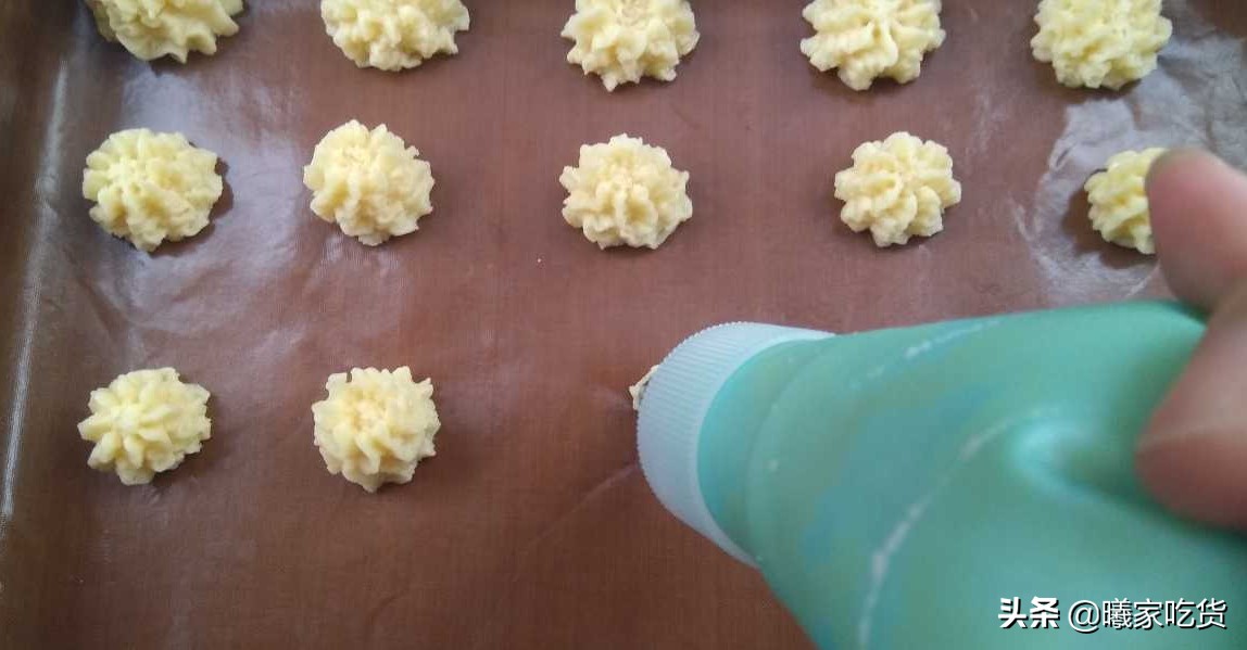 A lot of person likes net Gong Quji, I fear that beautiful flower is bad to squeeze all the time, so simple before